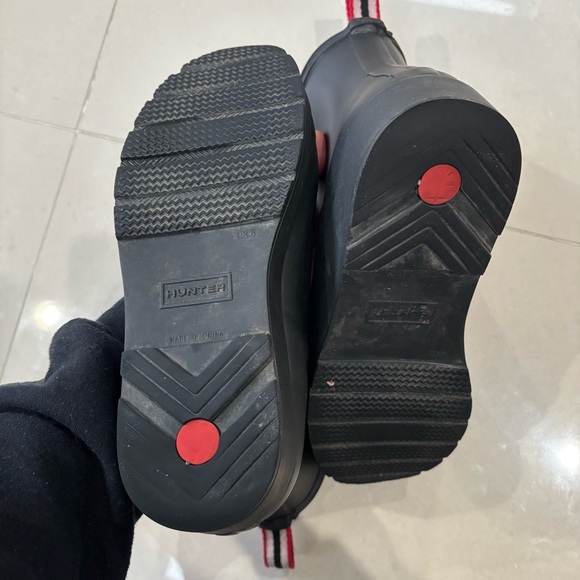 Hunter Classic Black Waterproof Boots - Picture 6 of 6